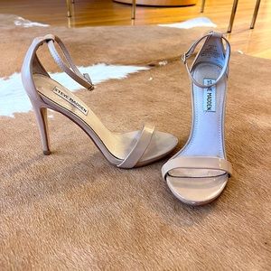 SOLD - Steve Madden SHAYE sandals